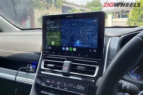 Toyota Innova Zenix Q Head Unit