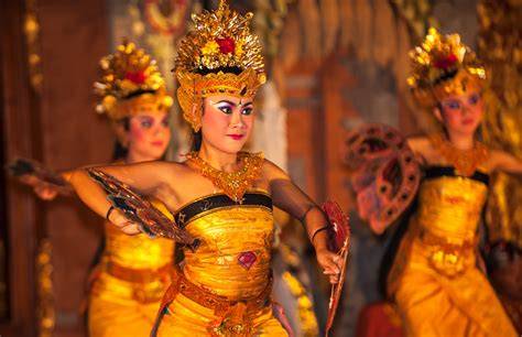 Traditional Indonesian Dance Performance