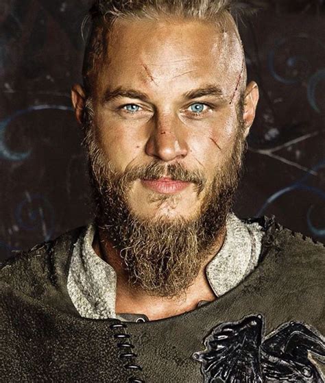 Travis Fimmel Ragnar Look