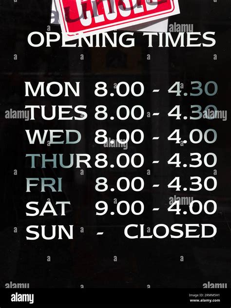 UK shop hours