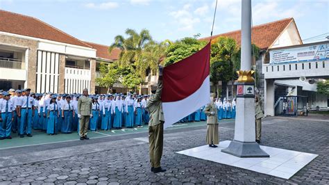Upacara Sekolah