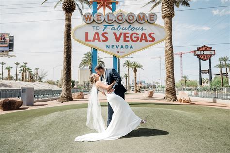 What are the rules for getting married in Vegas
