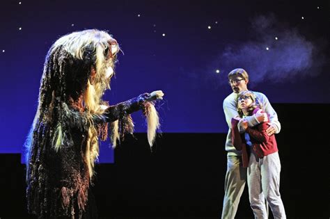 What does Meg have a hard time explaining to Aunt Beast