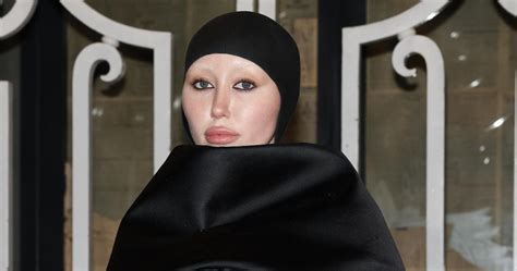 What does having no eyebrows mean