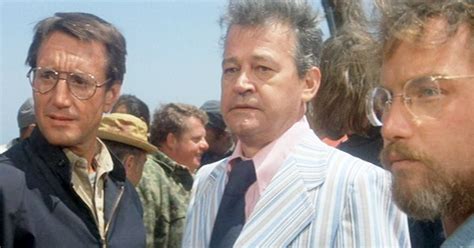 What happened to the mayor in Jaws