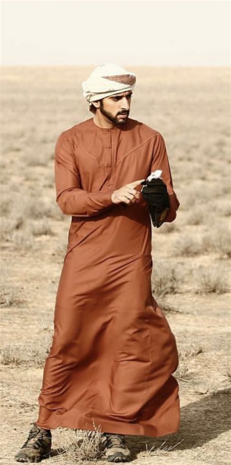 man in traditional UAE attire