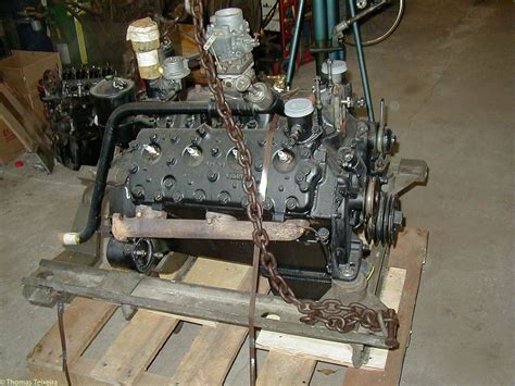 What is a French flathead