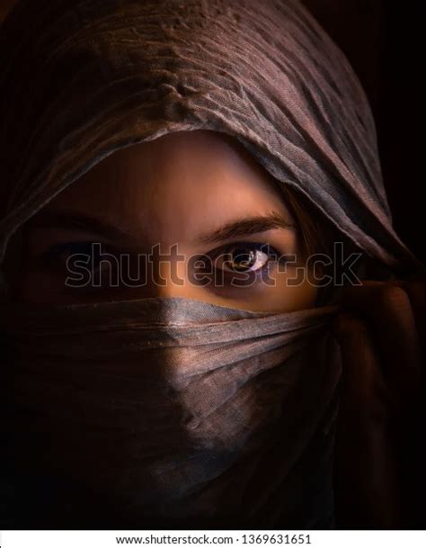 What is a veiled eye