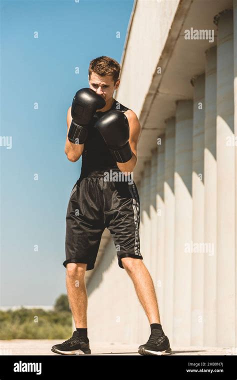 What is an outside boxer