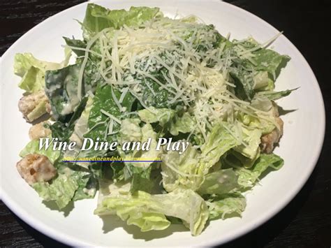 What is in an Italian salad at Carrabbas