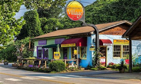 What is there to do in Brasstown NC