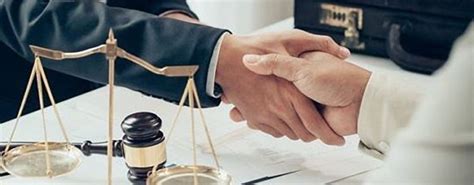 What to Expect When Working With an Asbestos Lawyer