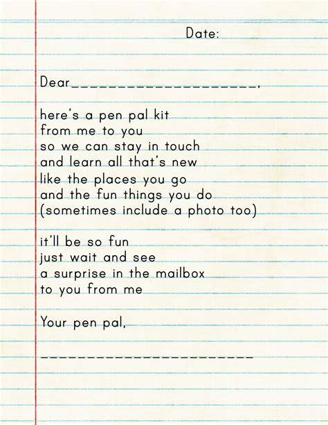 Menulis surat pena