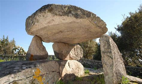 apa yang dimaksud dolmen