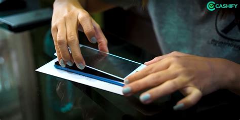 applying tempered glass