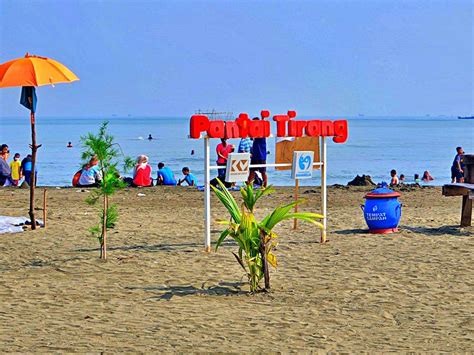 Area Parkir Pantai Tirang Tugurejo