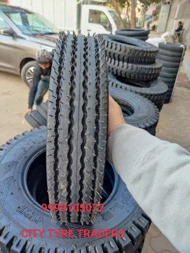 auto rickshaw tyre size