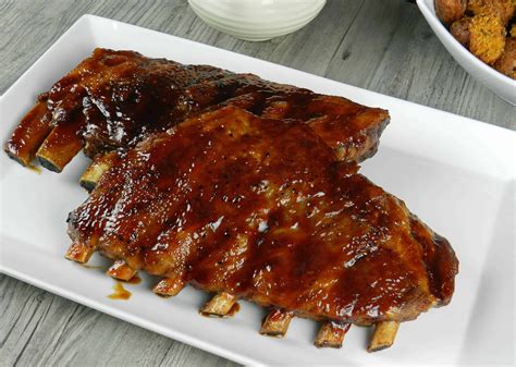 Barbecue Ribs with Various Sauces