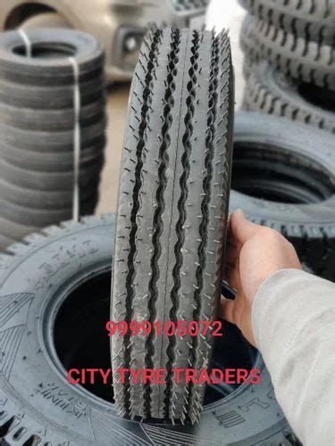 battery rickshaw tyre size