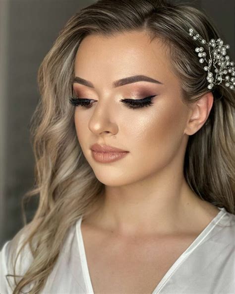 The Power of Soft and Shimmering Eyeshadow for Bridesmaid Makeup