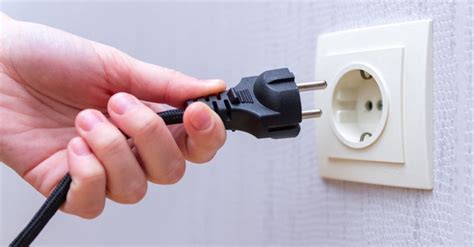 cabut kabel listrik