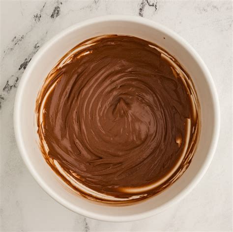can i put cocoa powder in icing