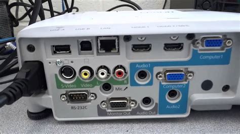 can you connect a computer to a projector