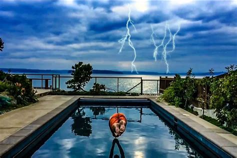 can you get struck by lightning swimming in the ocean