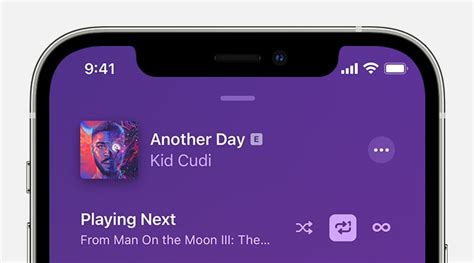 can you play a video on loop on iphone