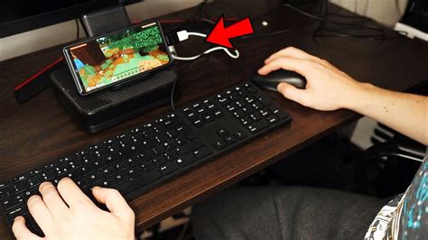 can you play minecraft with keyboard and mouse on iphone