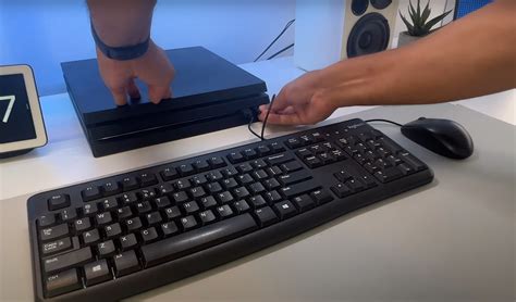 can you play roblox on ps4 with keyboard and mouse