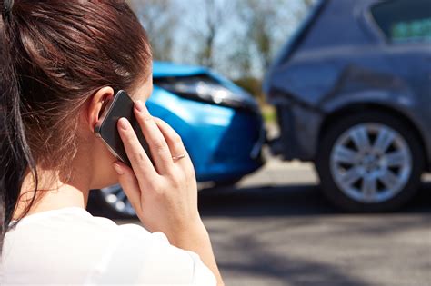 Car accident call image