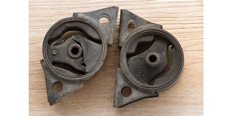 causes of engine mount failure