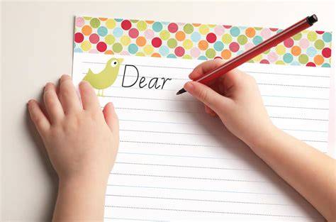 Ilustrasi anak menulis surat