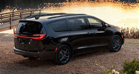 chrysler pacifica length inches