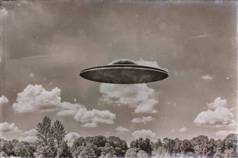 classic flying saucer