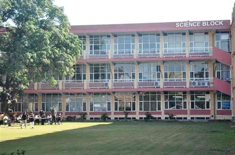 commerce stream colleges in chandigarh