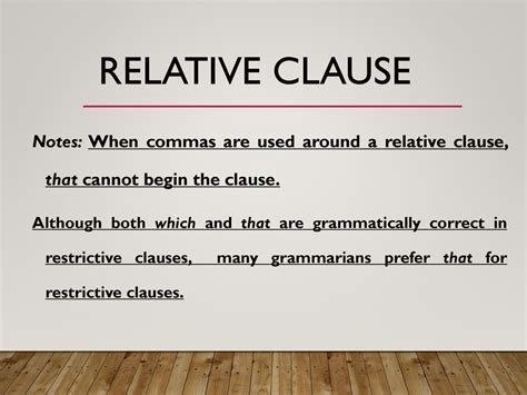 complement clause vs relative clause