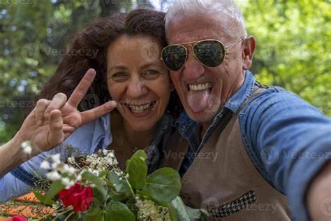 couple making peace