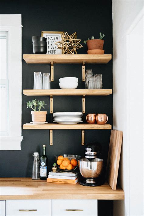 decorate kitchen shelves