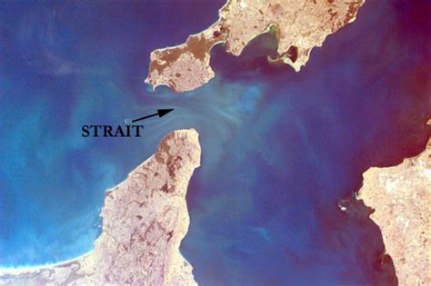 definition of a strait in geography