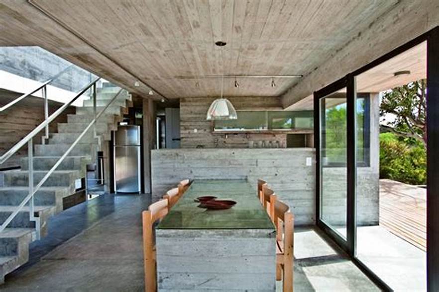 desain rumah unfinished dengan nuansa kayu alami