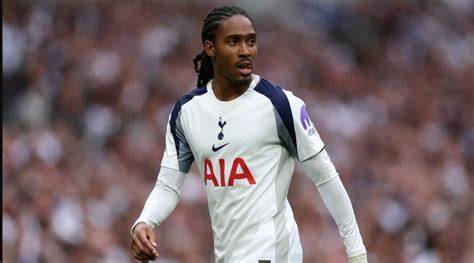 Perjalanan Awal dan Perkembangan Karier Djed Spence