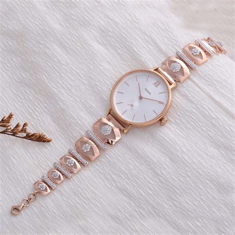 does a rose gold watch go with everything