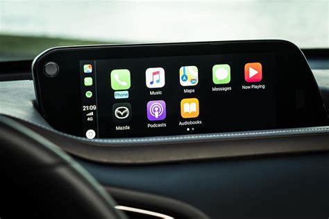 does apple carplay work with usb c