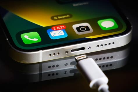 does iphone xr use usb c