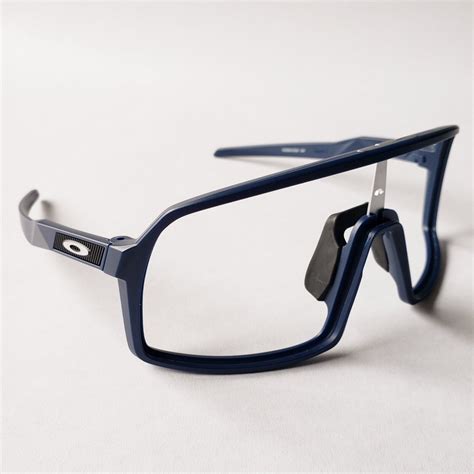 does oakley replace frames