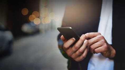 does sending pictures by text use data