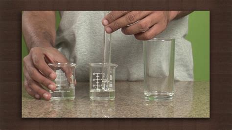 does silver react with hydrochloric acid