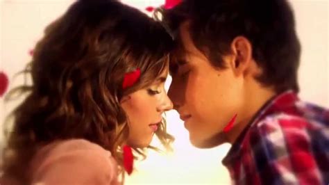 does violetta end up with leon